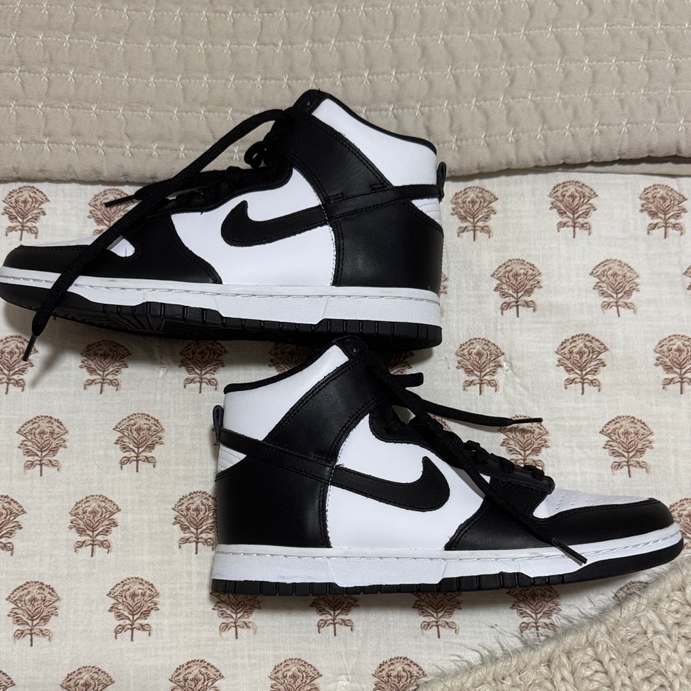 Nike Black and White Mid-Top Sneakers - Picture 2 of 4